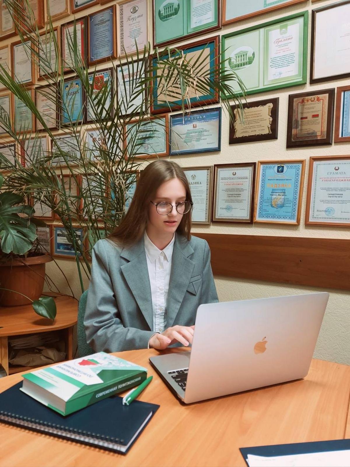 Определяли роль личности в истории члены студенческого научного бюро ...